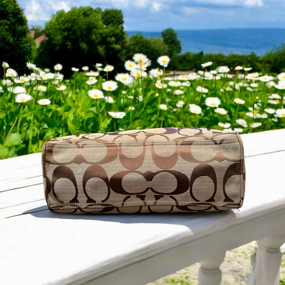 Coach Daisy Signature Tote Bag (EUC) - Picture 10 of 16